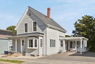58 Webster St, Lynn, MA 01902