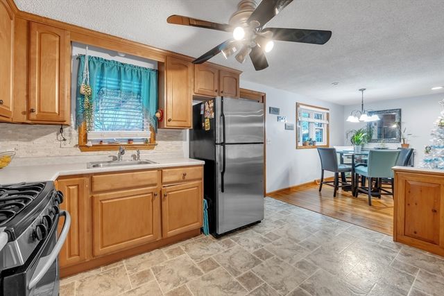 17 Middlesex Ave, Worcester, MA 01604