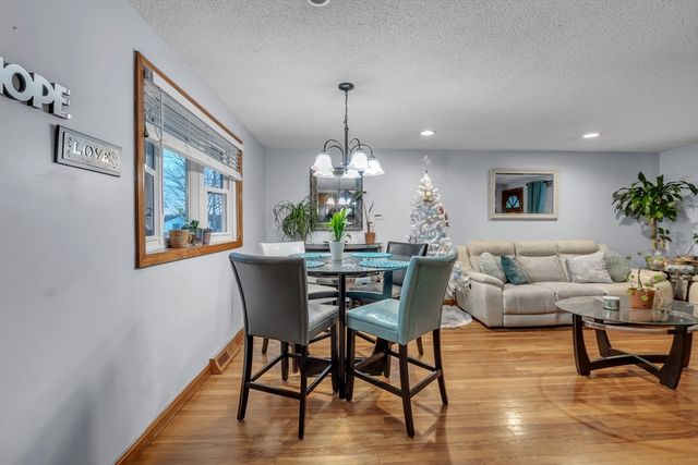 17 Middlesex Ave, Worcester, MA 01604