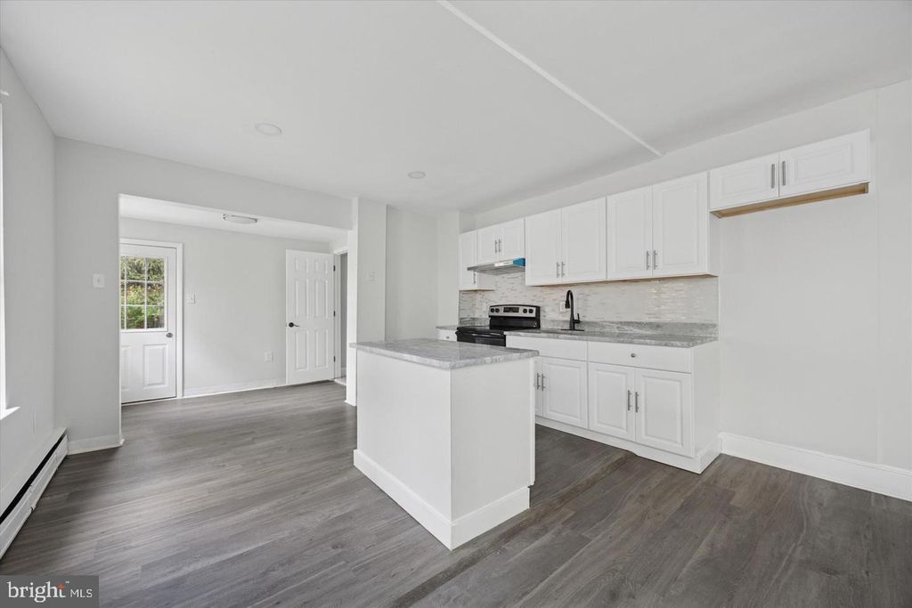 210 HARVEY AVE, Marcus Hook, PA 19061