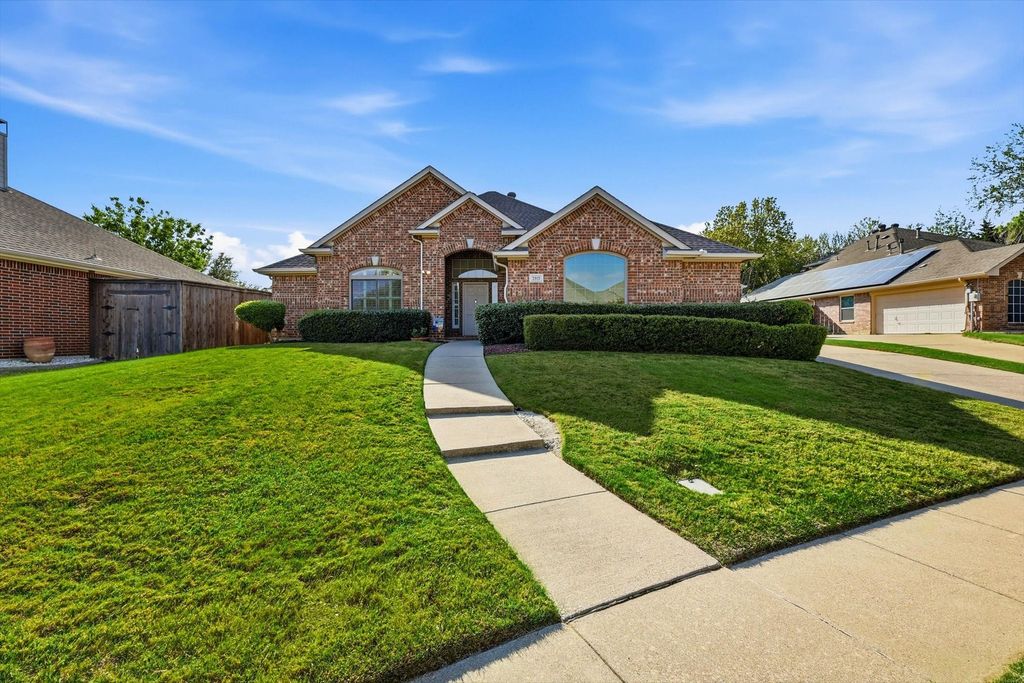 2512 Stone Mountain Drive, Denton, TX 76210