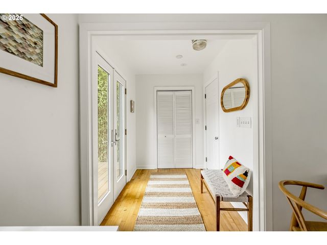 3715 Se LEXINGTON St, Portland, OR 97202