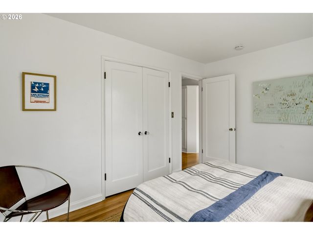 3715 Se LEXINGTON St, Portland, OR 97202