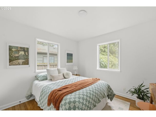 3715 Se LEXINGTON St, Portland, OR 97202