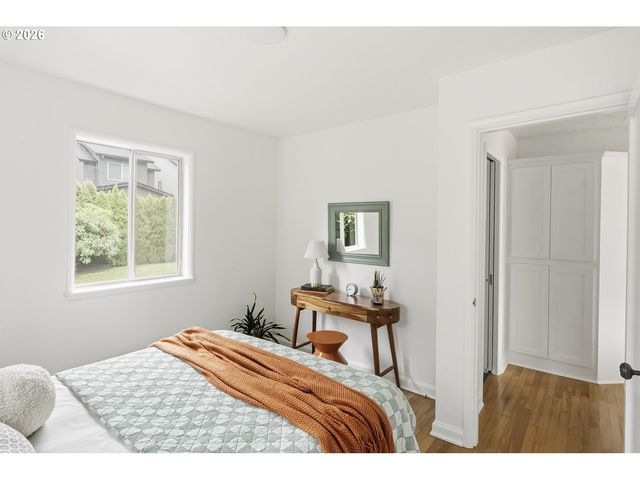 3715 Se LEXINGTON St, Portland, OR 97202