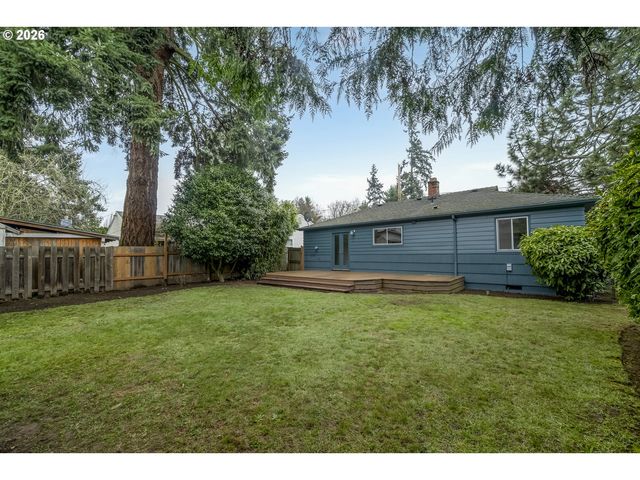 3715 Se LEXINGTON St, Portland, OR 97202