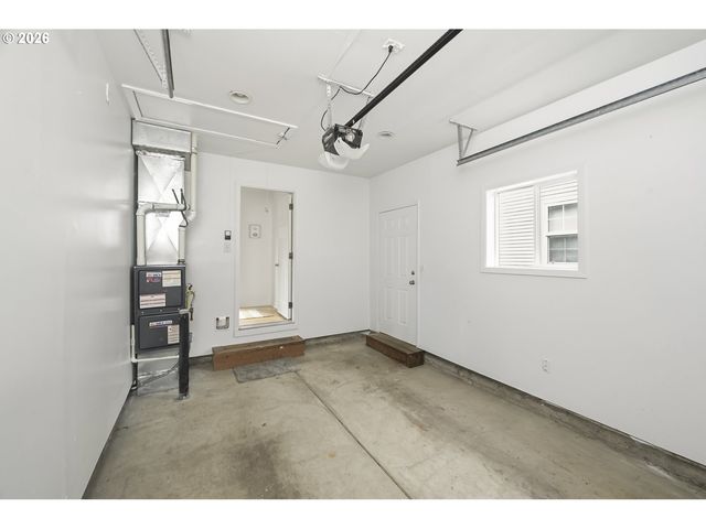 3715 Se LEXINGTON St, Portland, OR 97202