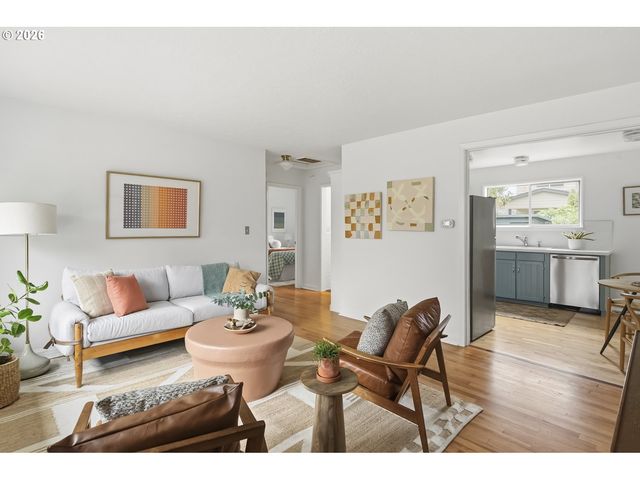 3715 Se LEXINGTON St, Portland, OR 97202