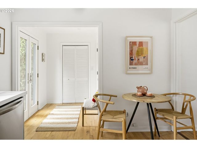 3715 Se LEXINGTON St, Portland, OR 97202