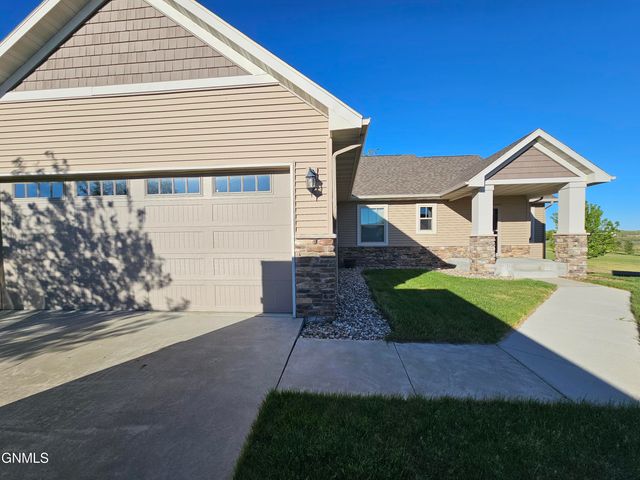 2222 5th Avenue NE, Watford City, ND 58854 property photo