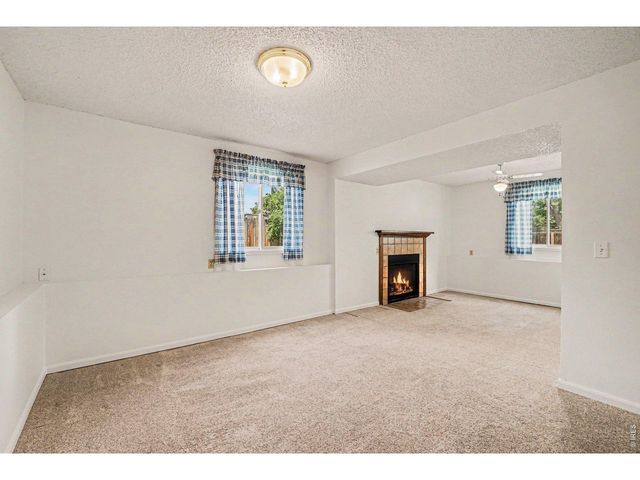 1713 Flemming Dr, Longmont, CO 80501