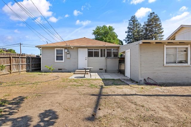 1419 S Crowe Street, Visalia, CA 93277