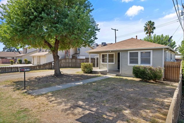 1419 S Crowe Street, Visalia, CA 93277