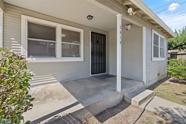 1419 S Crowe Street, Visalia, CA 93277