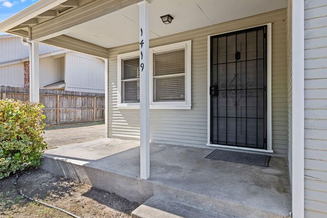 1419 S Crowe Street, Visalia, CA 93277