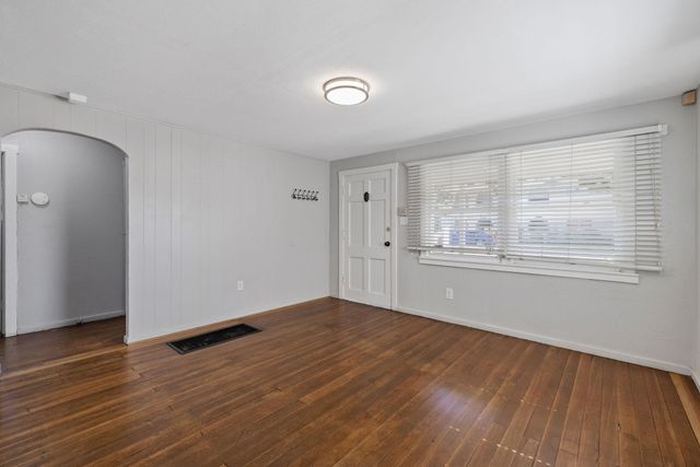 1419 S Crowe Street, Visalia, CA 93277