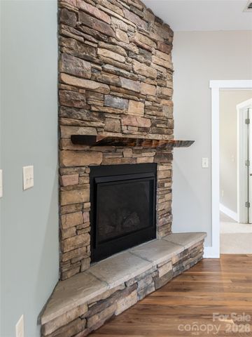 4 Nectar Way, Swannanoa, NC 28778
