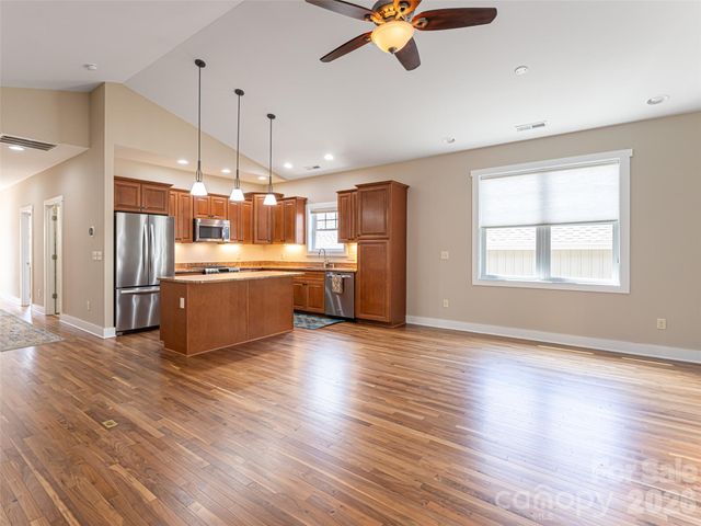 4 Nectar Way, Swannanoa, NC 28778