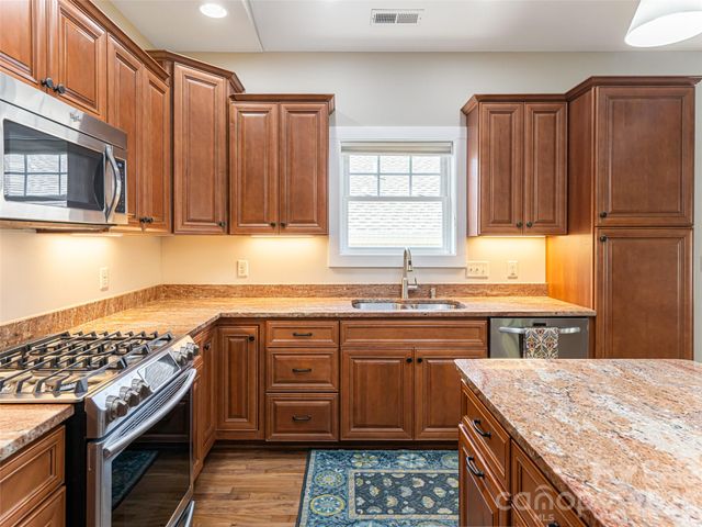 4 Nectar Way, Swannanoa, NC 28778