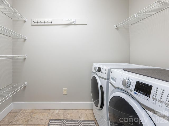 4 Nectar Way, Swannanoa, NC 28778