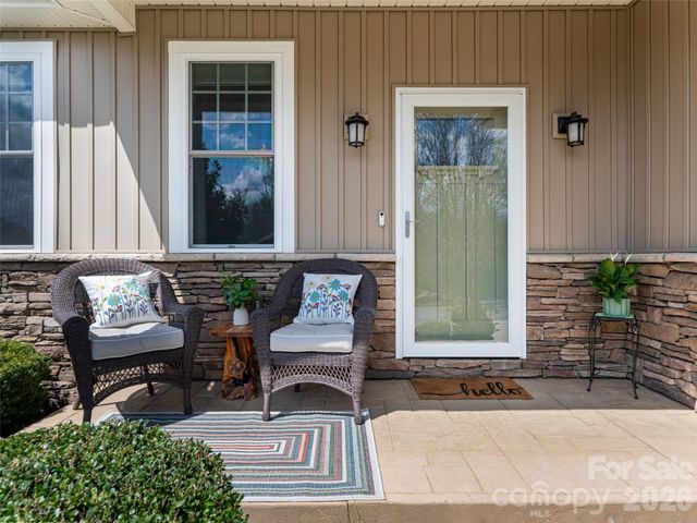 4 Nectar Way, Swannanoa, NC 28778