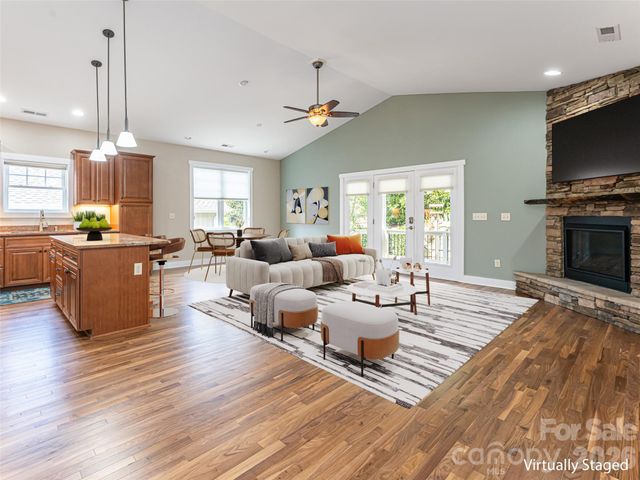 4 Nectar Way, Swannanoa, NC 28778