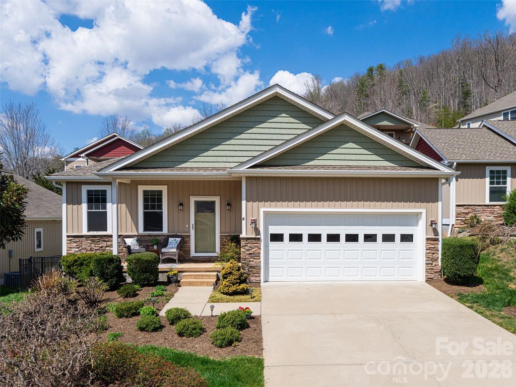 4 Nectar Way, Swannanoa, NC 28778