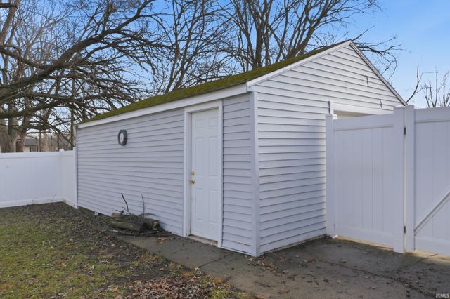 6411 Bristol Road, Fort Wayne, IN 46816