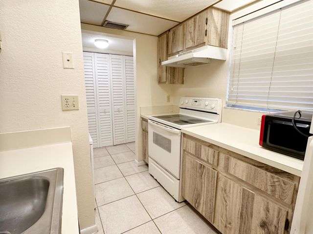 3207 NW 103rd Terrace 104-C, Coral Springs, FL 33065