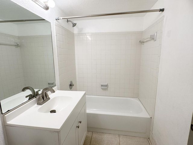 3207 NW 103rd Terrace 104-C, Coral Springs, FL 33065