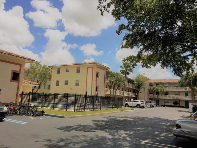 3207 NW 103rd Terrace 104-C, Coral Springs, FL 33065