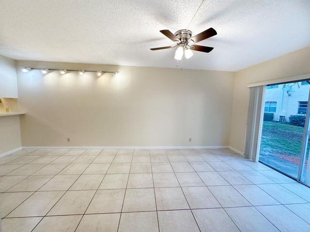 3207 NW 103rd Terrace 104-C, Coral Springs, FL 33065