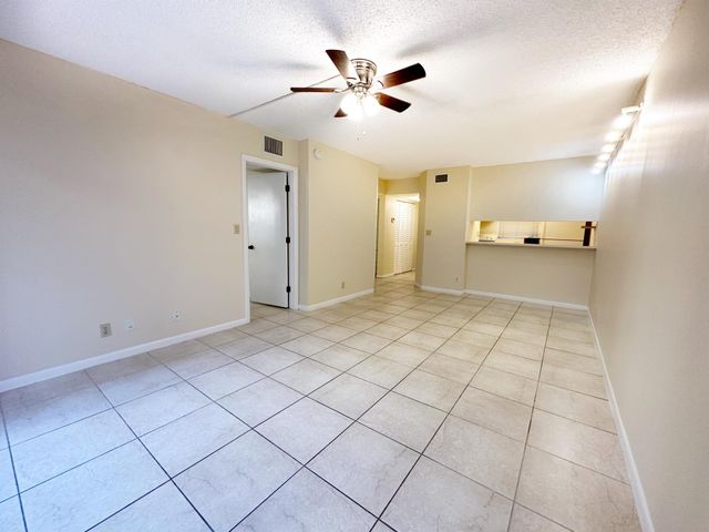 3207 NW 103rd Terrace 104-C, Coral Springs, FL 33065