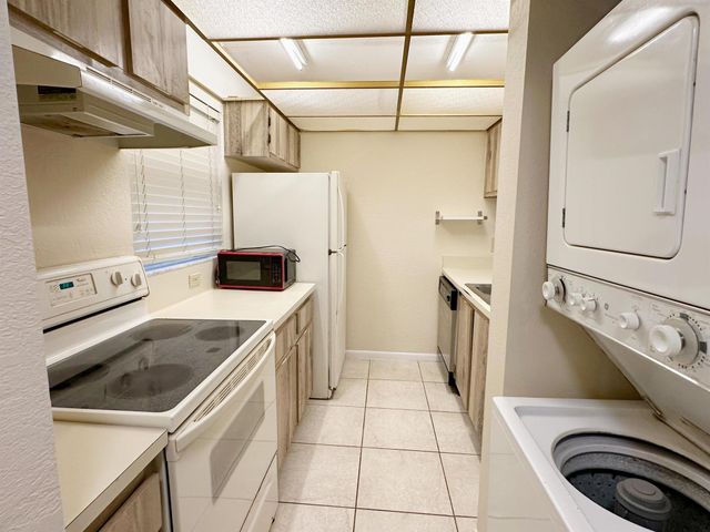 3207 NW 103rd Terrace 104-C, Coral Springs, FL 33065