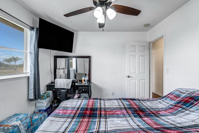 94 N Locan Avenue, Fresno, CA 93737