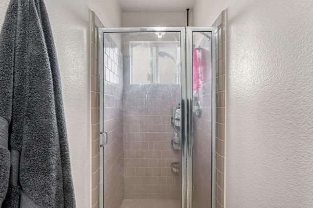 94 N Locan Avenue, Fresno, CA 93737