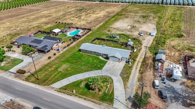 94 N Locan Avenue, Fresno, CA 93737