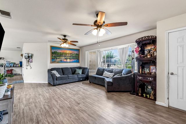 94 N Locan Avenue, Fresno, CA 93737