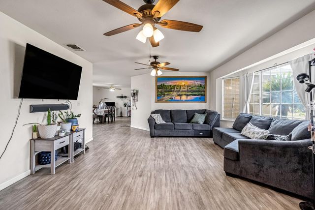 94 N Locan Avenue, Fresno, CA 93737