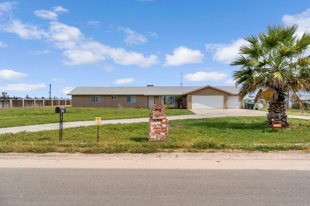 94 N Locan Avenue, Fresno, CA 93737