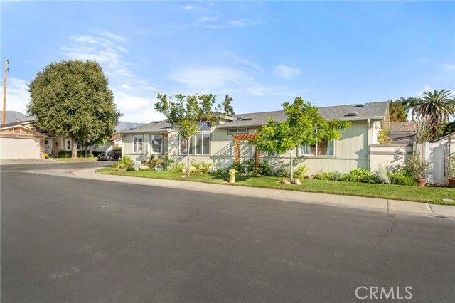 140 W Pioneer 133, Redlands, CA 92374