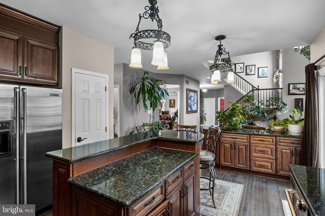 4 EDGEWATER DR, Hainesport, NJ 08036