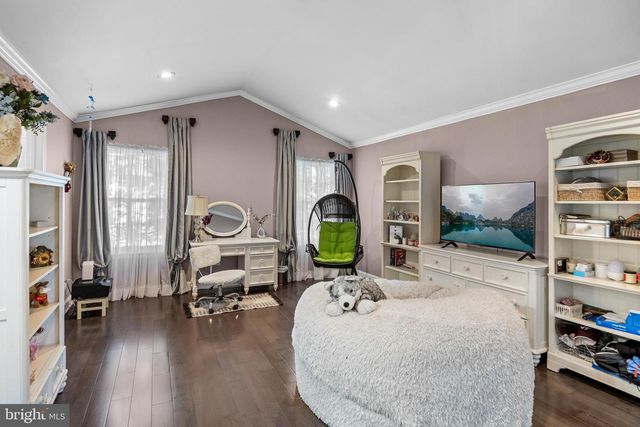 4 EDGEWATER DR, Hainesport, NJ 08036