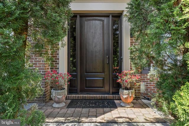 4 EDGEWATER DR, Hainesport, NJ 08036