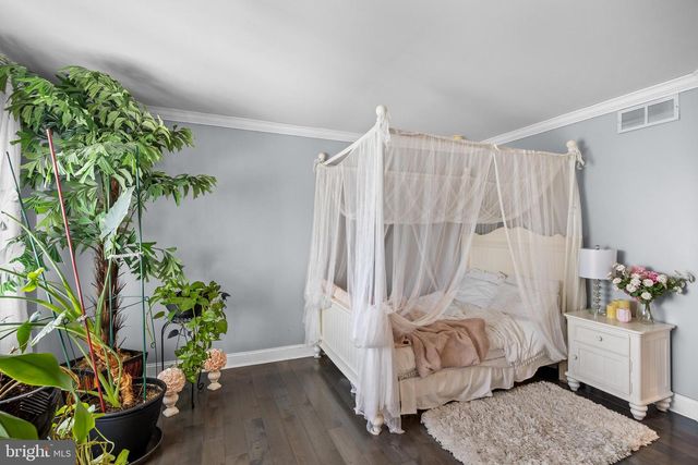 4 EDGEWATER DR, Hainesport, NJ 08036