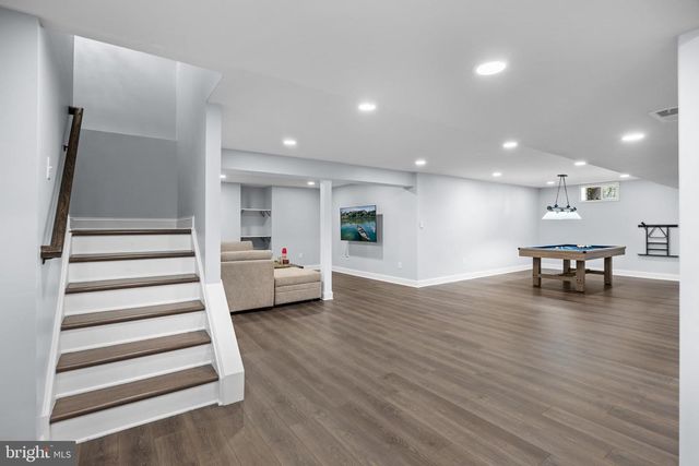 4 EDGEWATER DR, Hainesport, NJ 08036
