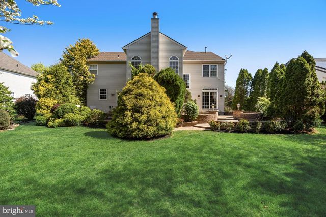 4 EDGEWATER DR, Hainesport, NJ 08036