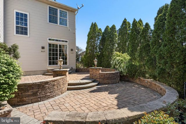 4 EDGEWATER DR, Hainesport, NJ 08036