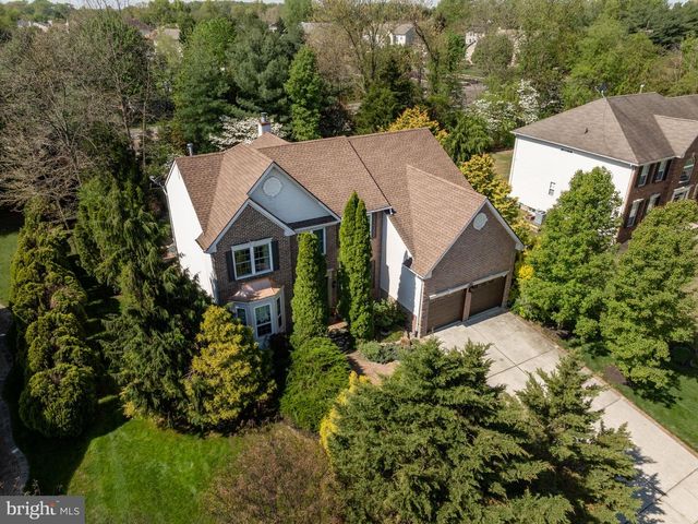 4 EDGEWATER DR, Hainesport, NJ 08036
