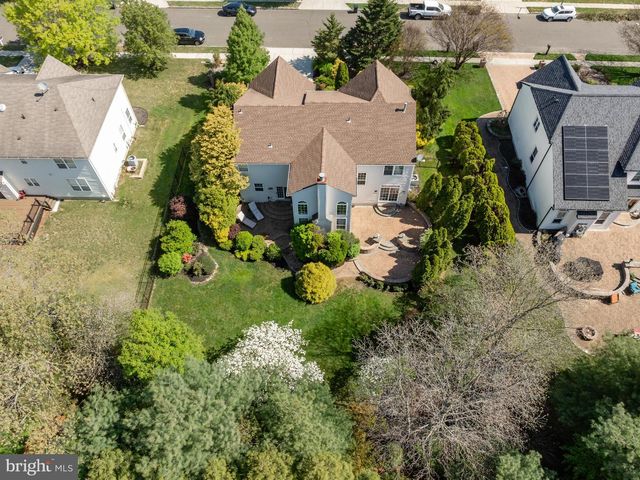 4 EDGEWATER DR, Hainesport, NJ 08036